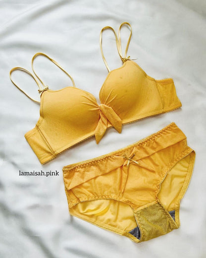 Thick Pad Non-Wire Bow Style Bra & Panty Set