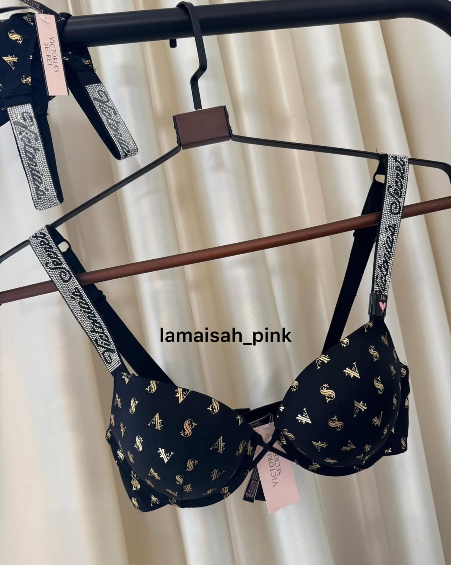 Gold written VS Bra Set(Black⚫️)