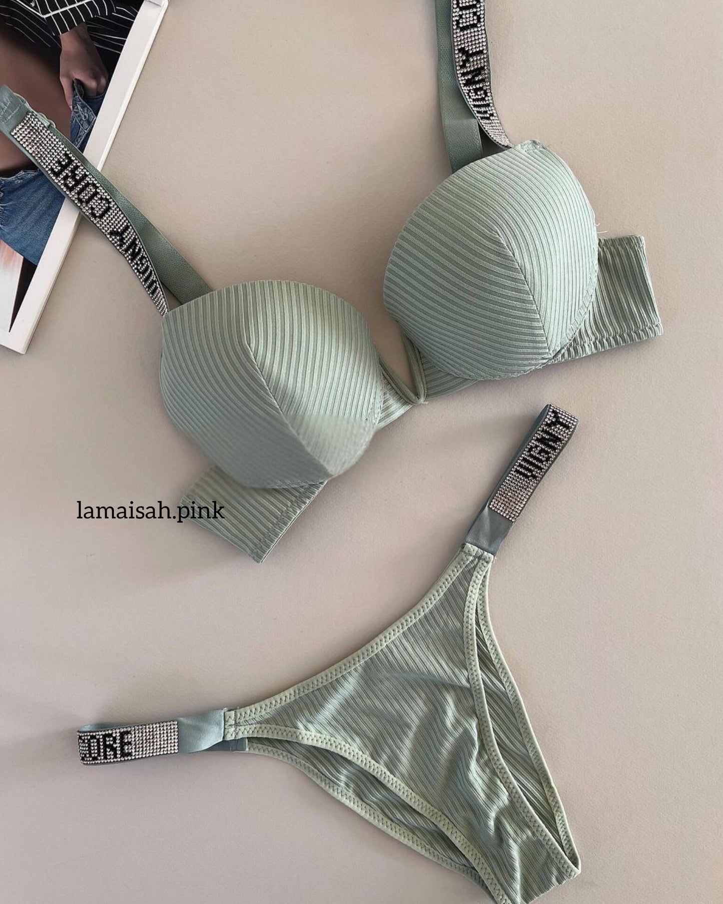 Vigny Core Bra Set